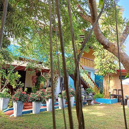 Raj Mahal Inn ワドゥワ エクステリア 写真