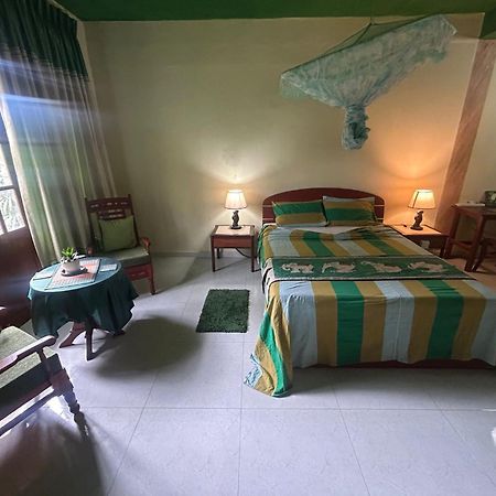 Raj Mahal Inn ワドゥワ エクステリア 写真