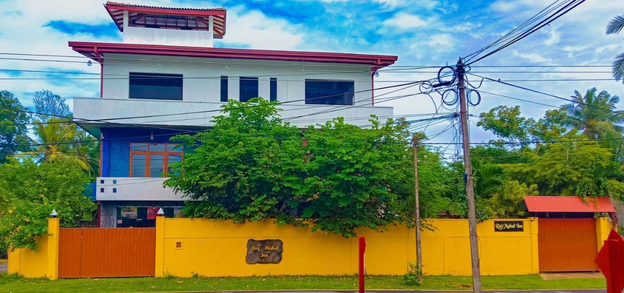 Raj Mahal Inn ワドゥワ エクステリア 写真