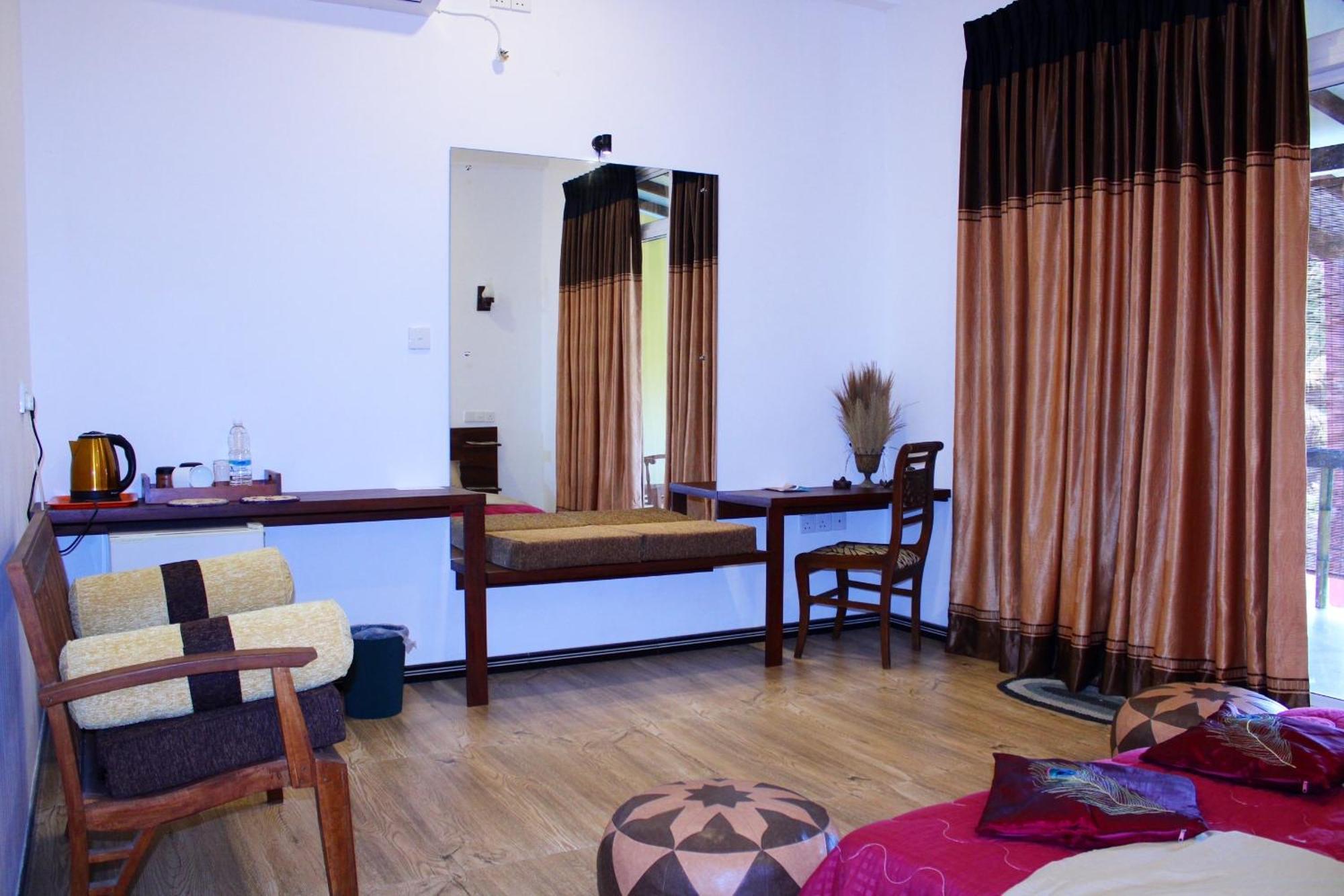 Raj Mahal Inn ワドゥワ エクステリア 写真